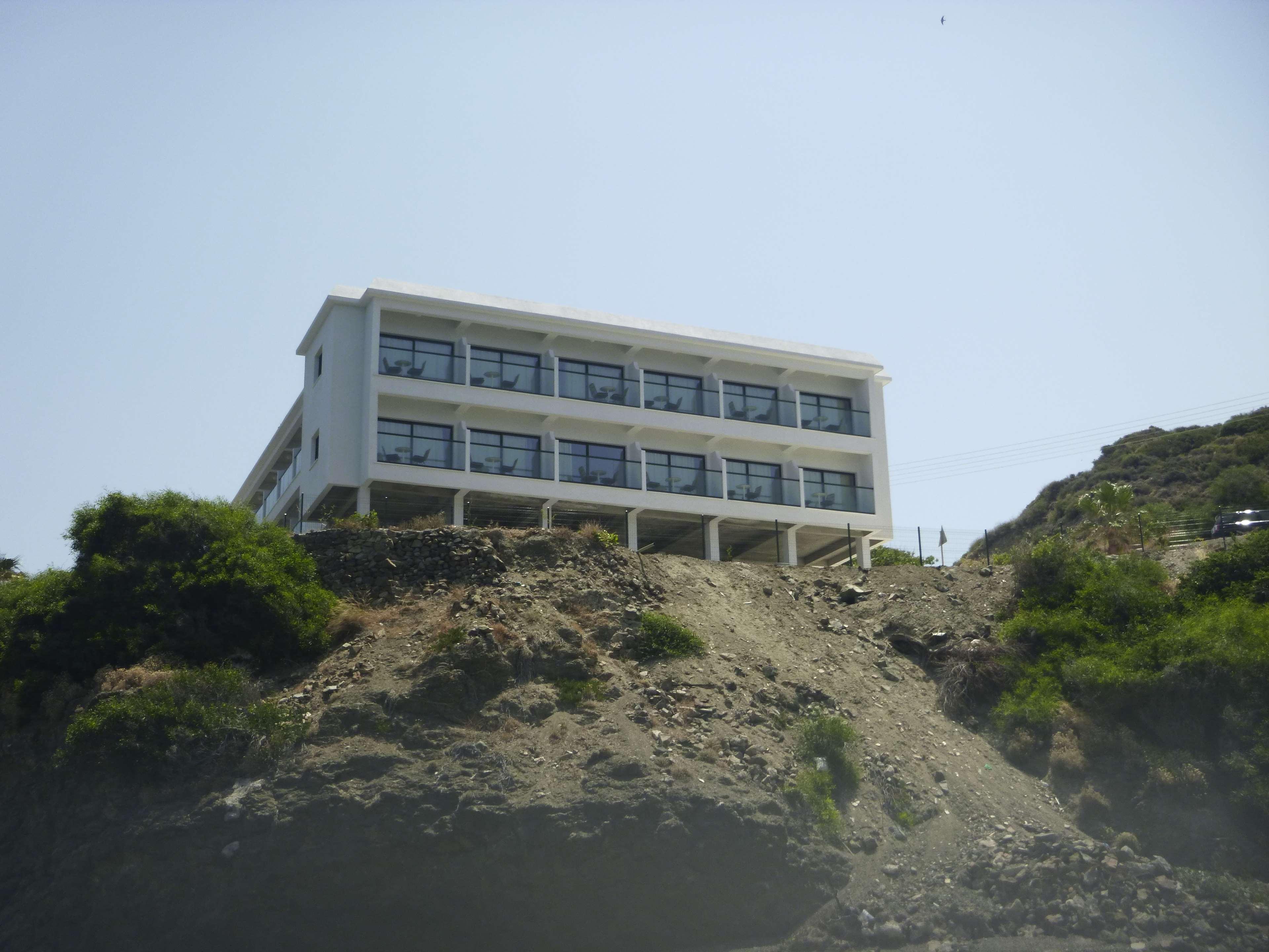 E.J. Pyrgos Bay Hotel Buitenkant foto