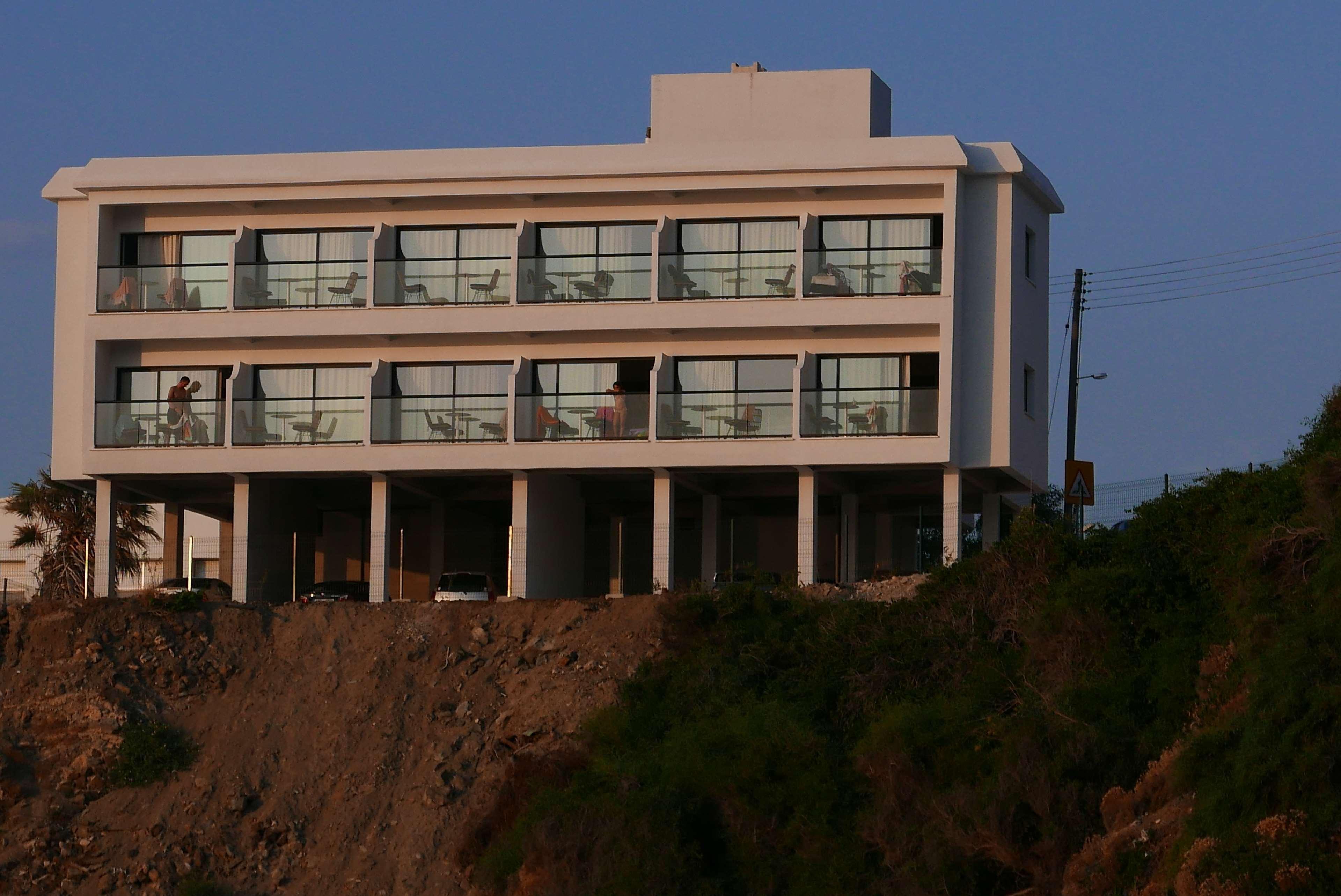 E.J. Pyrgos Bay Hotel Buitenkant foto