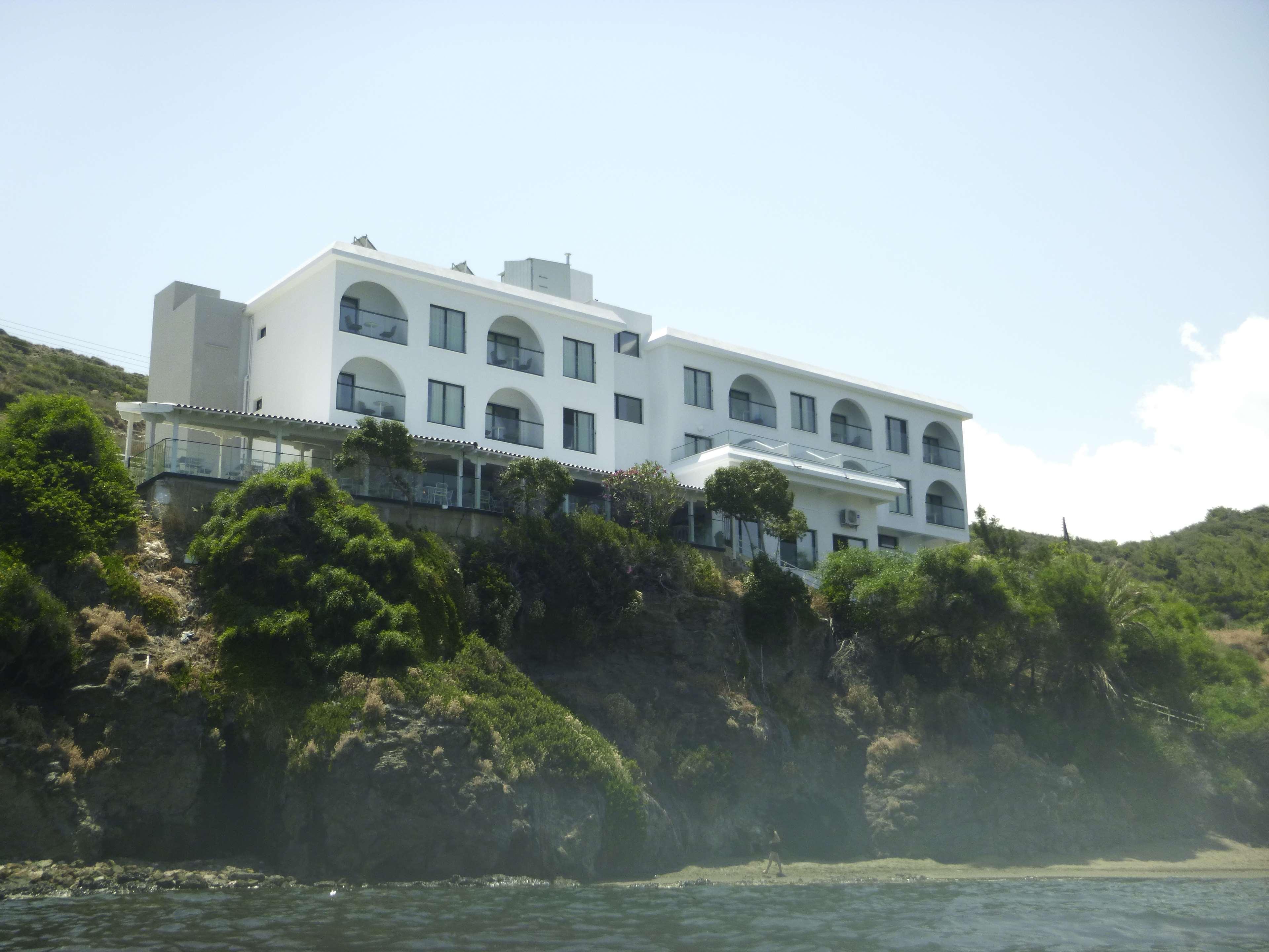 E.J. Pyrgos Bay Hotel Buitenkant foto