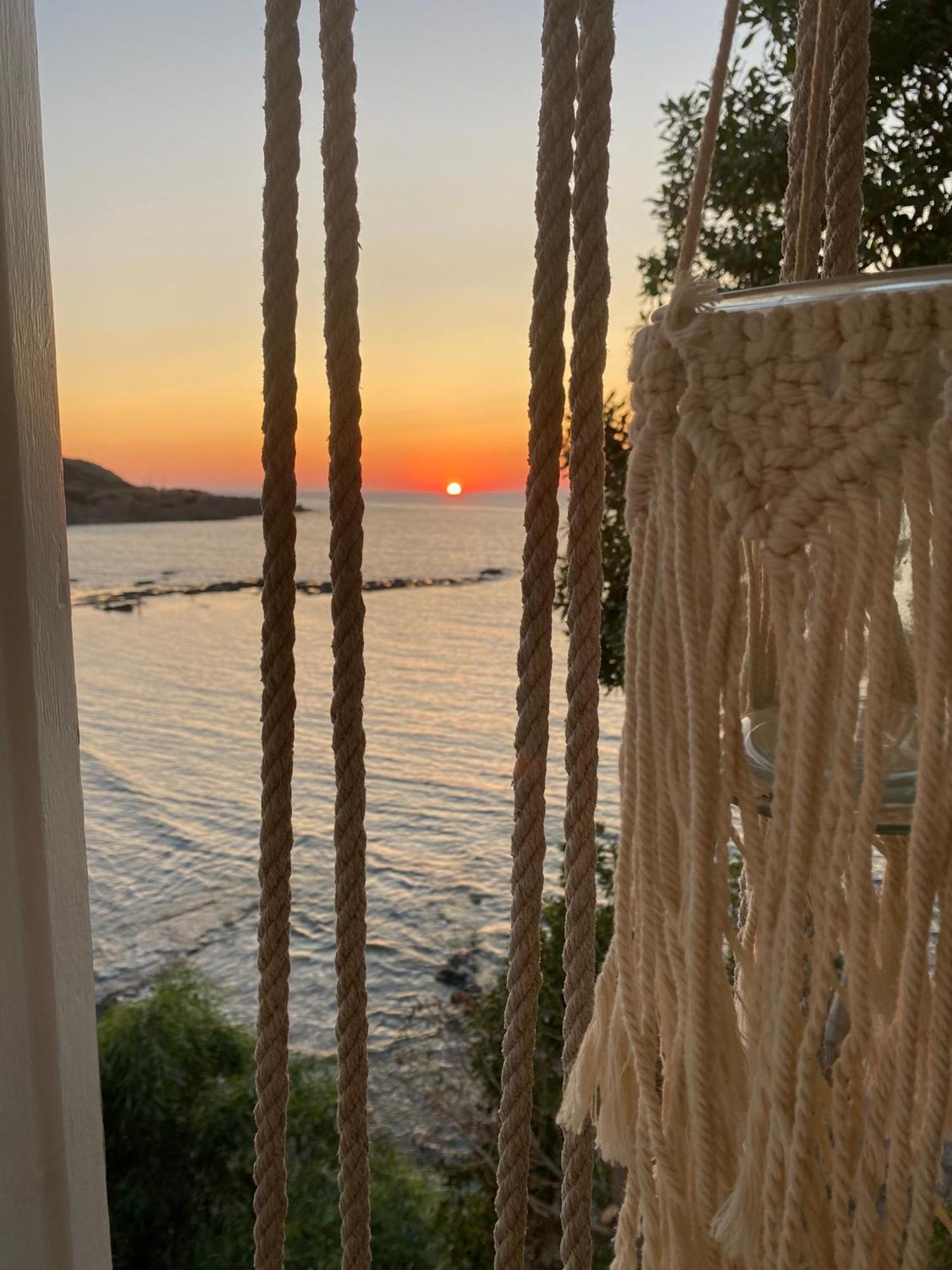 E.J. Pyrgos Bay Hotel Buitenkant foto