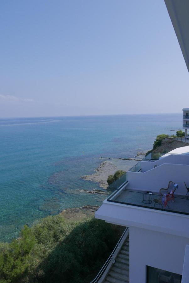 E.J. Pyrgos Bay Hotel Buitenkant foto