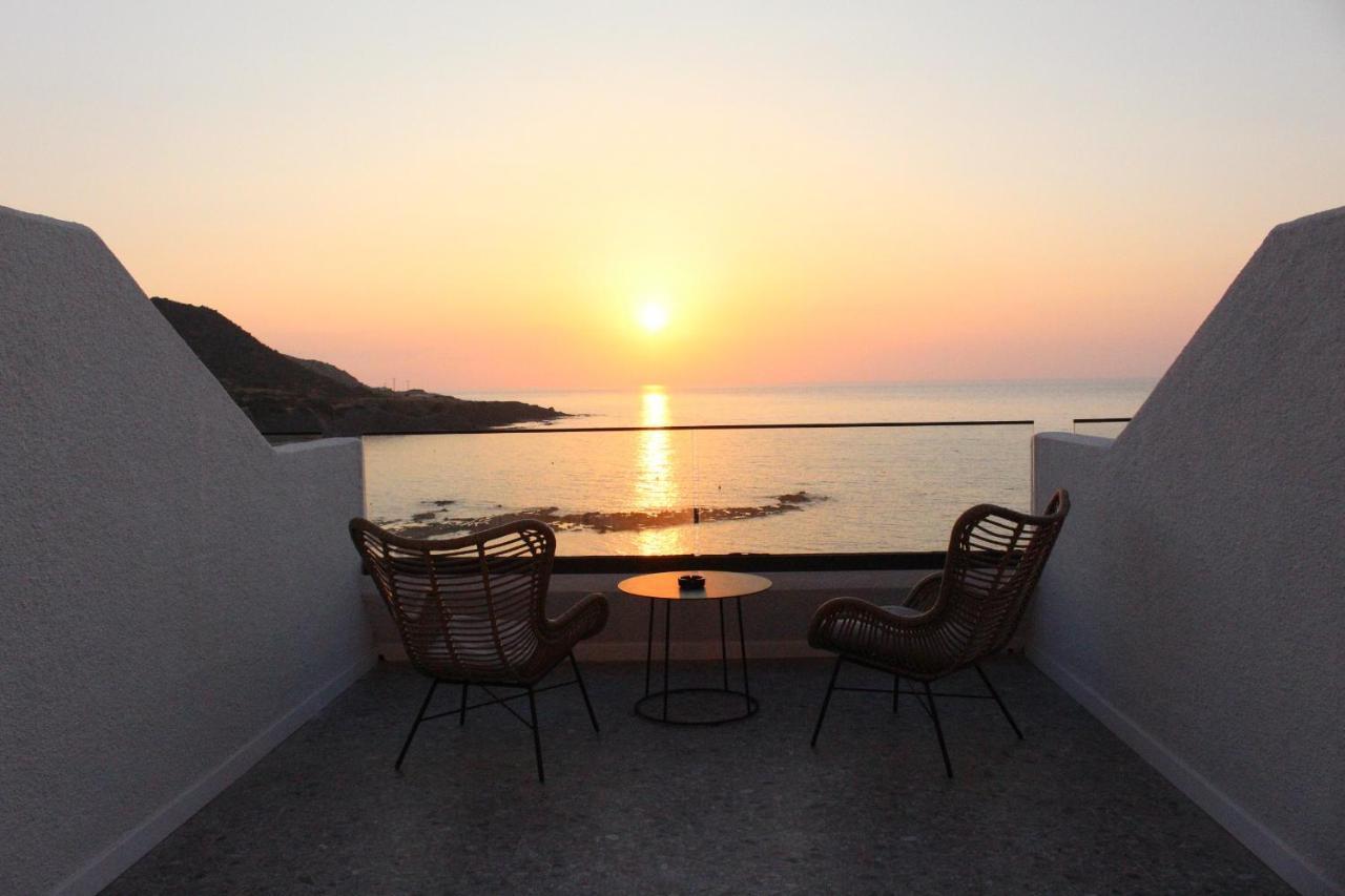 E.J. Pyrgos Bay Hotel Buitenkant foto